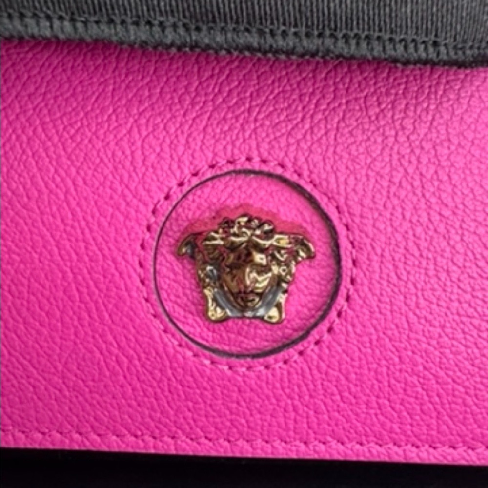Versace Pink and Gold Medusa Key
& Card Holder - Picture 10 of 10